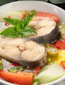 Cá mú nấu chua