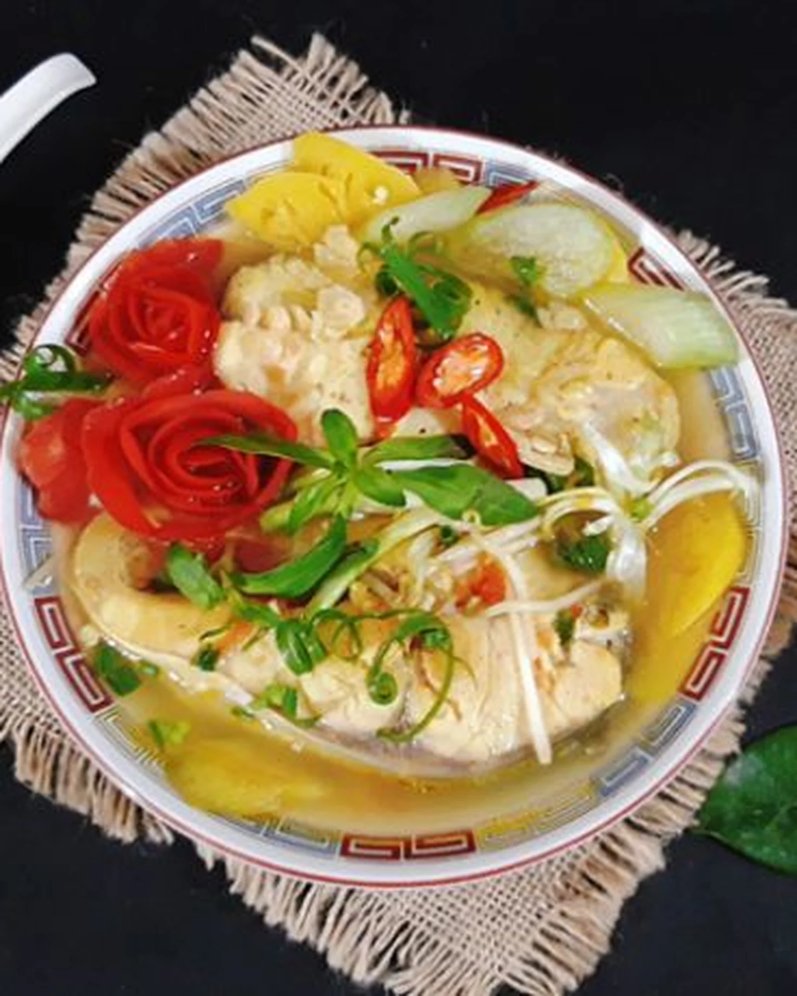 Cá chim nấu chua
