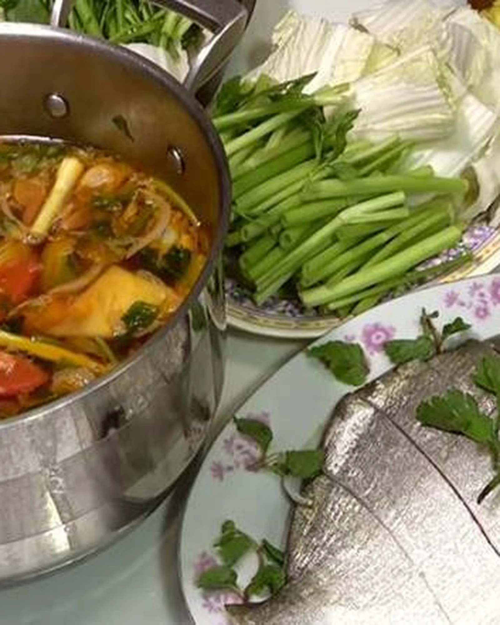 Cá chim nấu lẩu thái